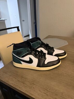 Nike Air Jordan 1 Mid White Black Green Teal